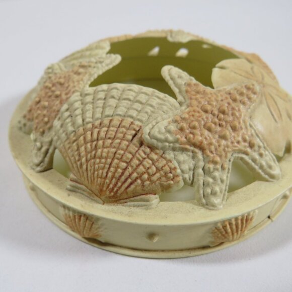Metal Sea Shell lid embossed candle topper (well made) sturdy, realistic - Picture 3 of 9